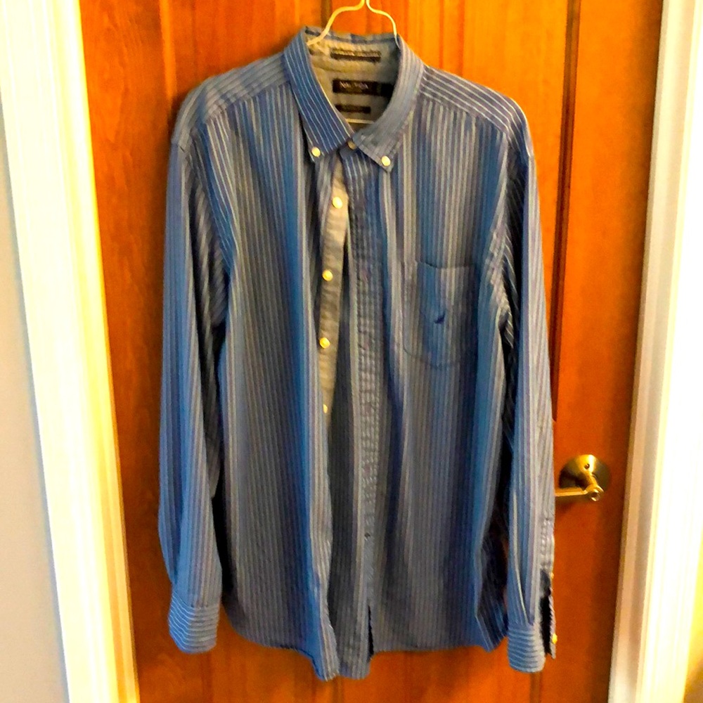 Nautica men’s casual dress shirt
